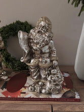 Cargar imagen en el visor de la galería, Santa antiguado
