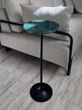 Cargar imagen en el visor de la galería, Mesa auxiliar verde/negro
