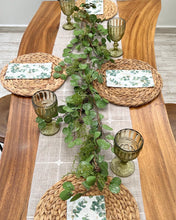 Cargar imagen en el visor de la galería, Guirnalda de eucalipto
