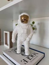 Cargar imagen en el visor de la galería, Astronauta
