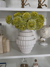 Cargar imagen en el visor de la galería, Base escalonada
