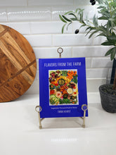 Cargar imagen en el visor de la galería, Libro Flavors from the Farm
