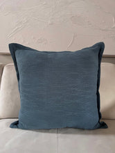 Cargar imagen en el visor de la galería, Cojín
