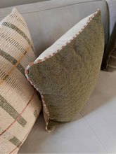 Cargar imagen en el visor de la galería, Cojin
