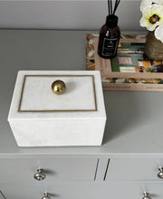 Cargar imagen en el visor de la galería, Caja decorativa

