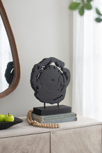 Cargar imagen en el visor de la galería, Escultura de madera
