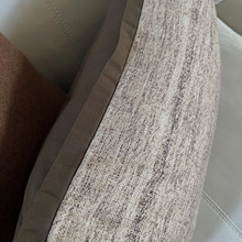 Cargar imagen en el visor de la galería, Cojin
