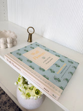 Cargar imagen en el visor de la galería, Libro Wall Flowers
