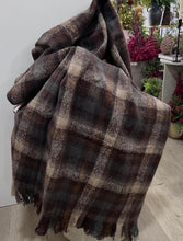 Cargar imagen en el visor de la galería, Throw
