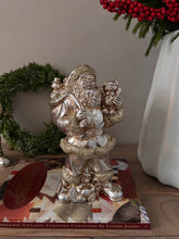 Cargar imagen en el visor de la galería, Santa antiguado
