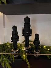 Cargar imagen en el visor de la galería, Set 3 cascanueces
