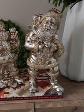 Cargar imagen en el visor de la galería, Santa antiguado
