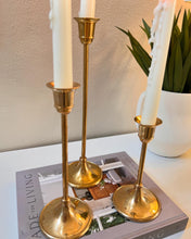 Cargar imagen en el visor de la galería, Set de 3 candelabros dorados

