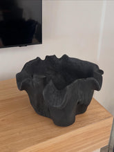 Cargar imagen en el visor de la galería, Cuenco de teca negro
