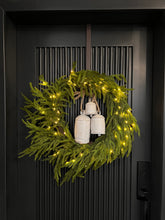 Cargar imagen en el visor de la galería, Corona de pino araucaria led
