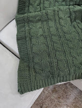 Cargar imagen en el visor de la galería, Throw
