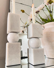 Cargar imagen en el visor de la galería, Set de dos candelabros
