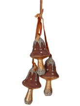 Cargar imagen en el visor de la galería, Ornamento de honguitos trio
