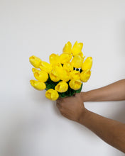 Cargar imagen en el visor de la galería, Tulipanes Amarillos
